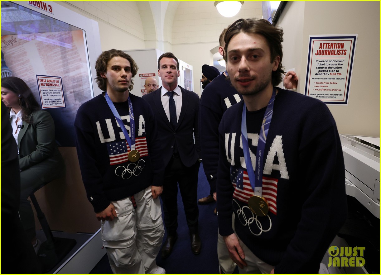 donald trump praises us mens hockey team at state of the union 015285829