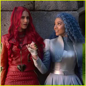 Kylie Cantrall & Malia Baker Return In 'Descendants: Wicked Wonderland' First Look Teaser (Video)