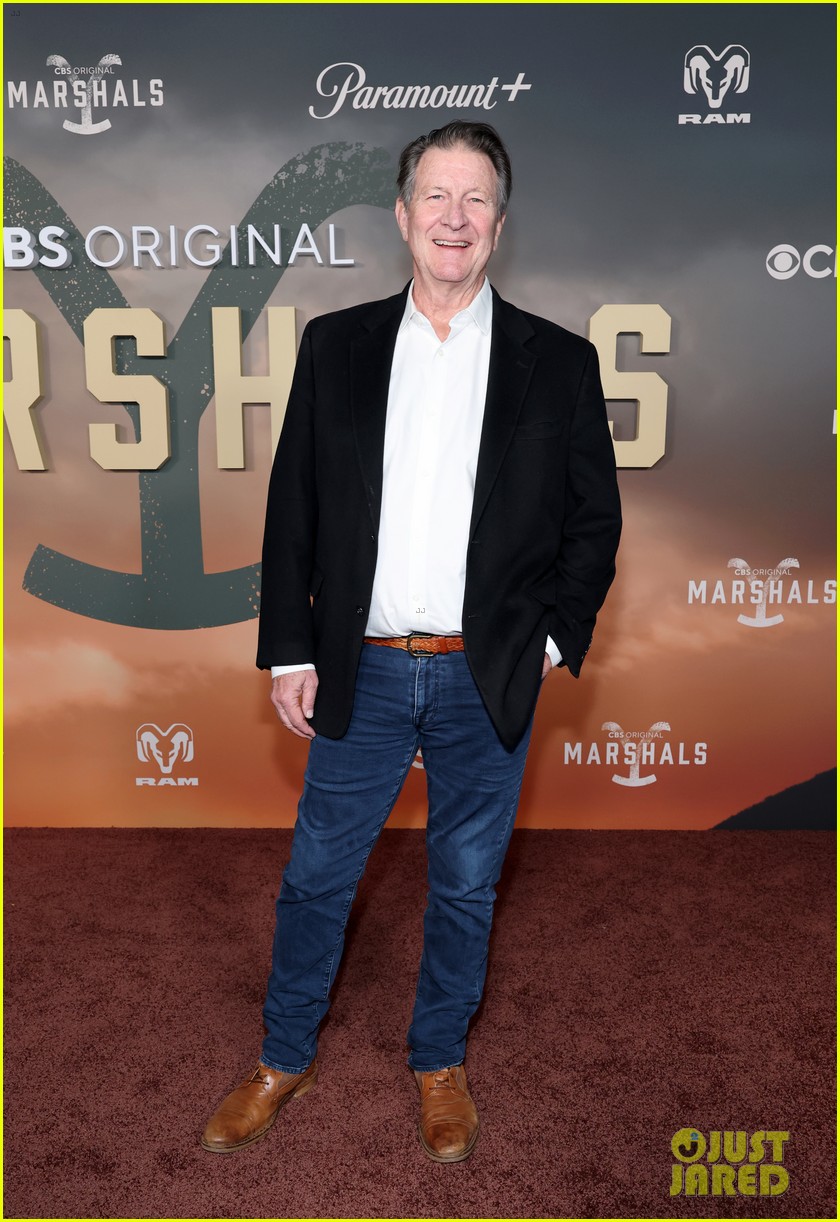 luke grimes arielle kebbel more attend marshals premiere 095285897