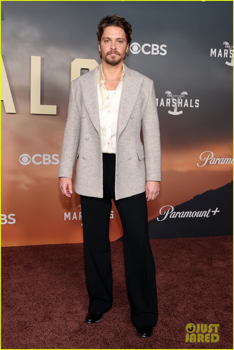 luke grimes arielle kebbel more attend marshals premiere 045285892