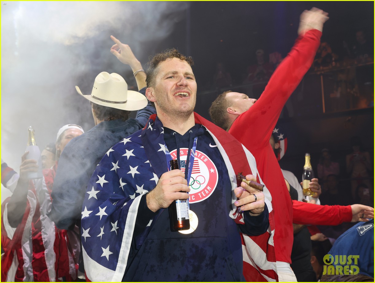 team usa mens hockey celebrates 165285324